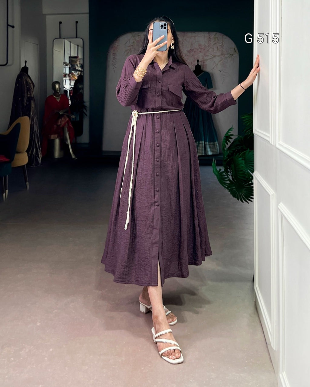 Beautiful Crackle Dress with Elegant Flow Design