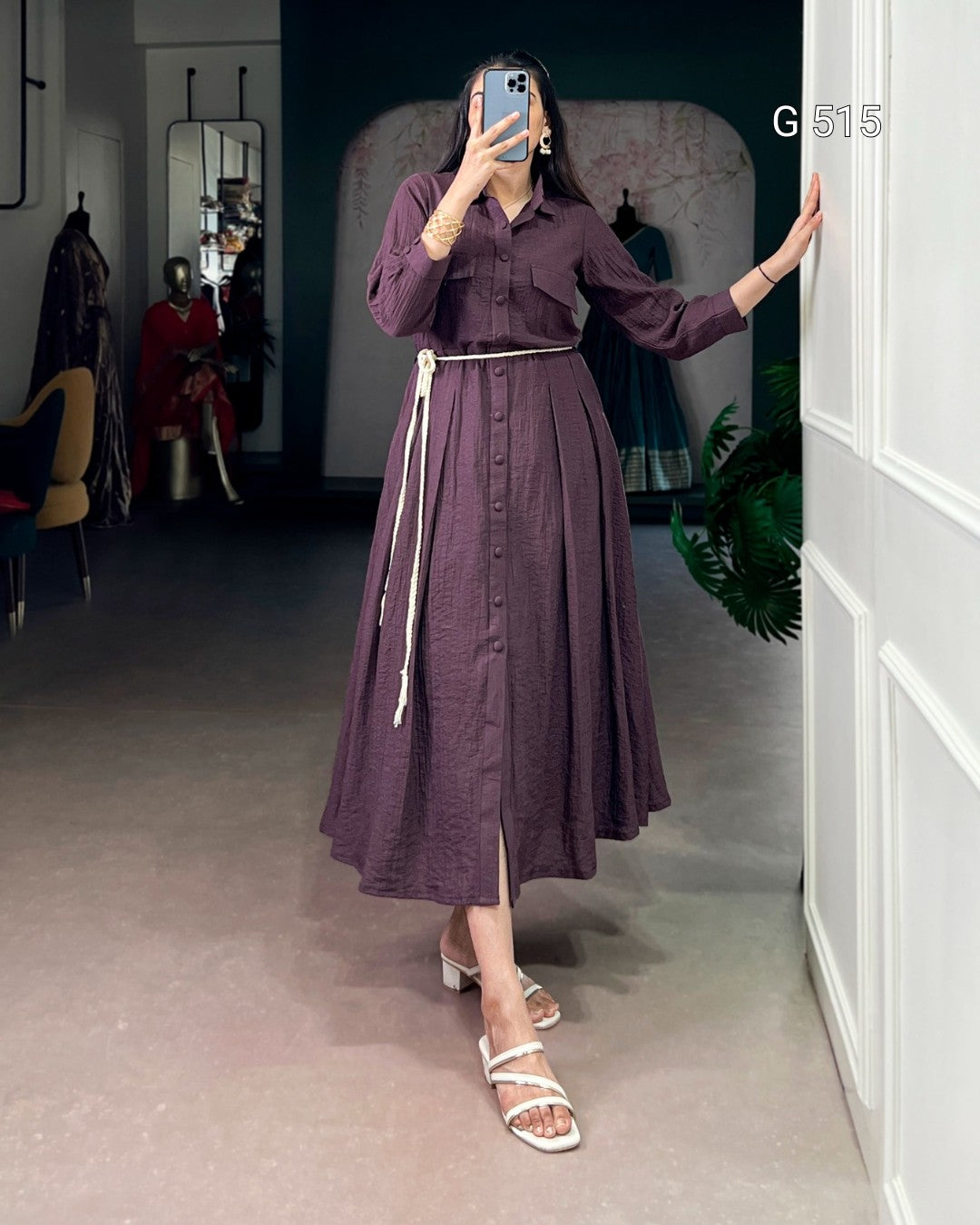 Beautiful Crackle Dress with Elegant Flow Design