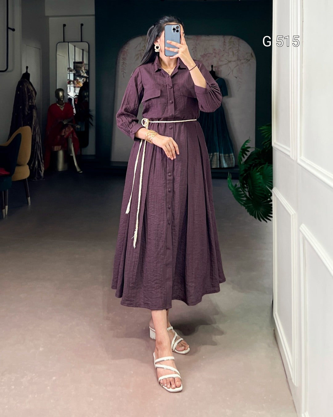 Beautiful Crackle Dress with Elegant Flow Design
