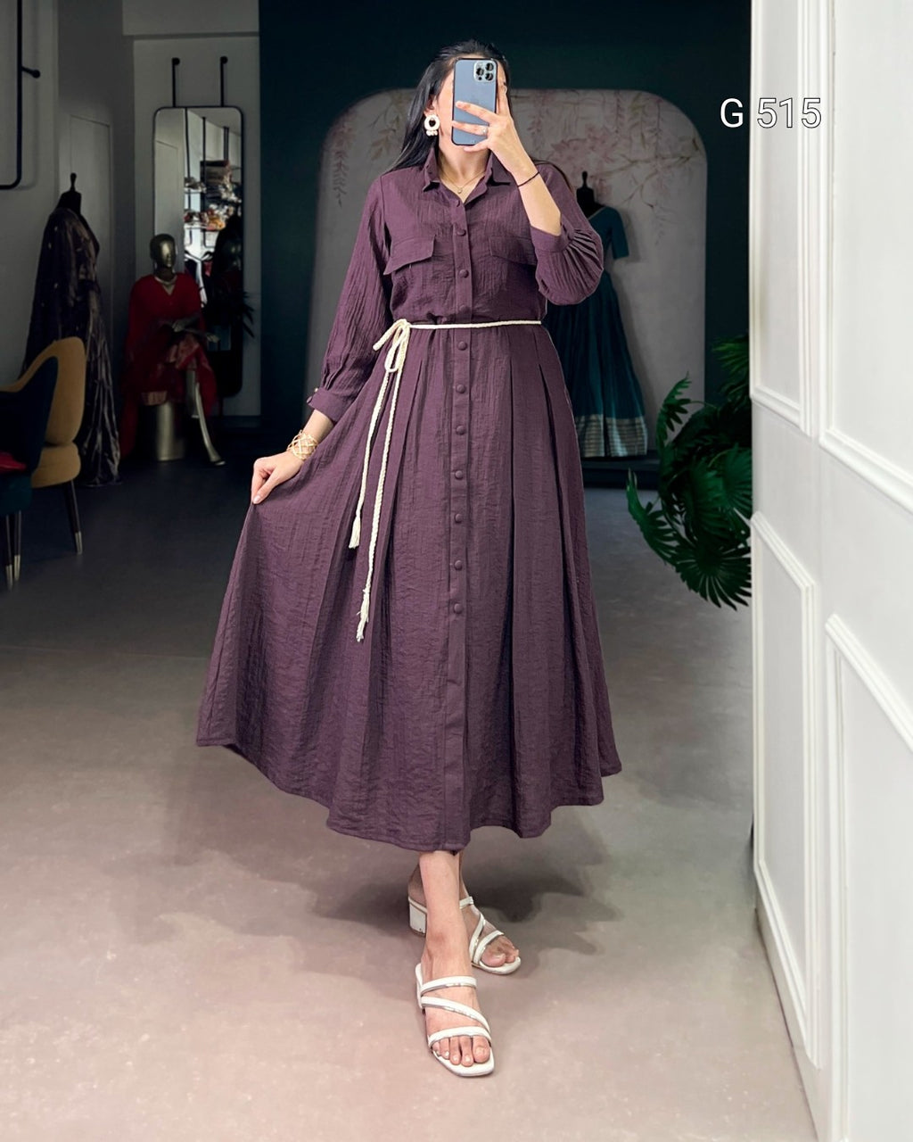 Beautiful Crackle Dress with Elegant Flow Design